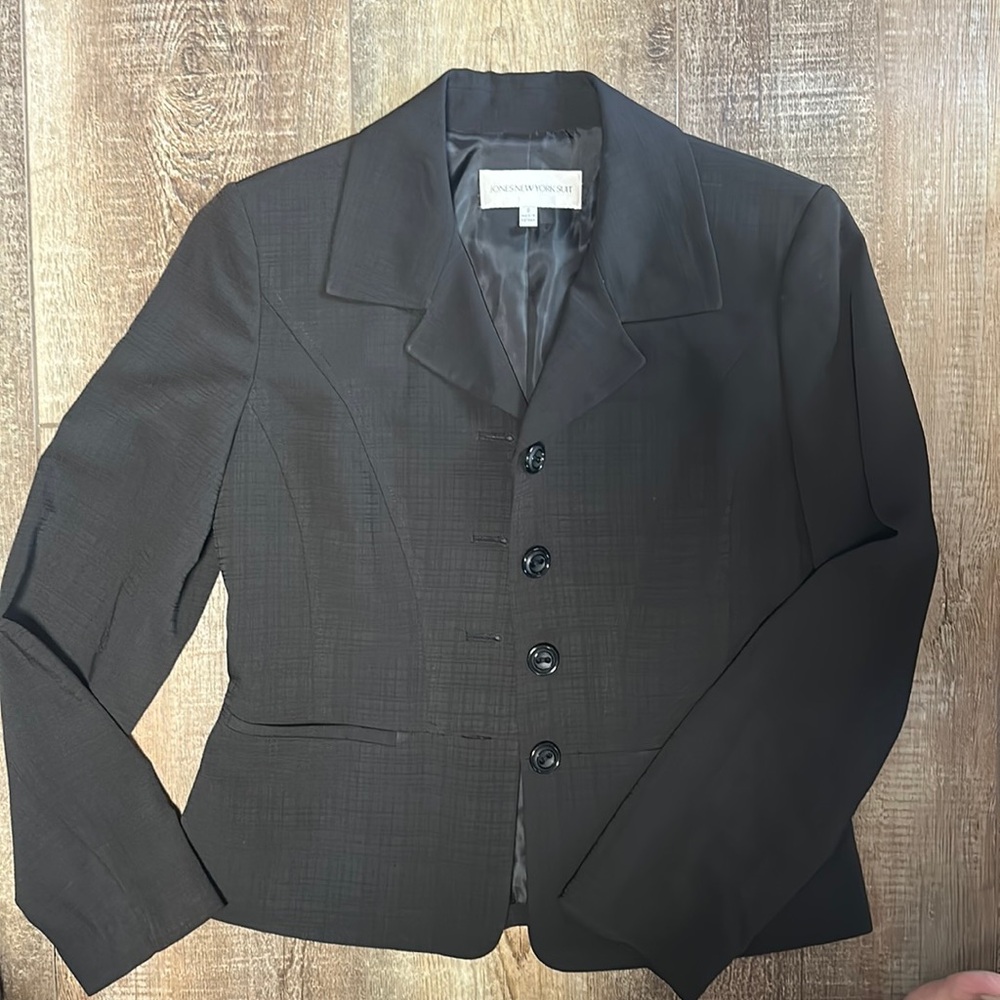 Jones New York size 6 Blazer